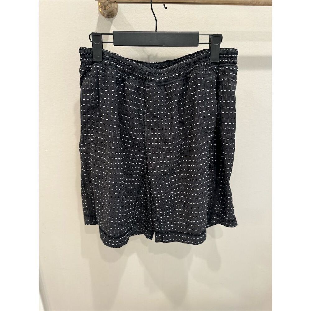 Lululemon Men's Tight 2-in-1 Geometric Biker Shorts Size L Casual Summer